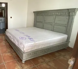 Grey panelled bed, reference GR36
