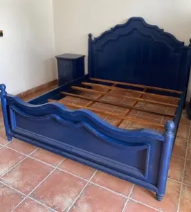 Blue painted bed, reference GR29