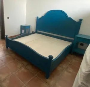 Turquoise bed, arched headboard, reference GR22