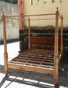 Carved four-poster bed, reference 1703-044