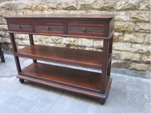 Three-tier console