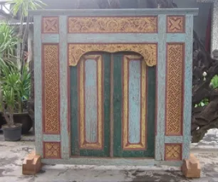 Green carved door with frame, reference DO18-14