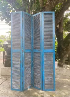 Blue louvred screen, reference SK21-16