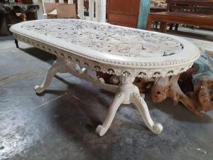 meja makan oval ukir