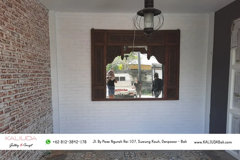 Mirror Penebeng for Private Residence in Pering, Bali by Kaliuda Gallery