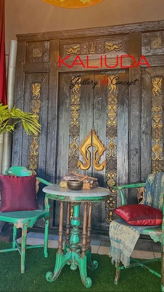 Antique Marble Chair and Table Set by Kaliuda Gallery Bali