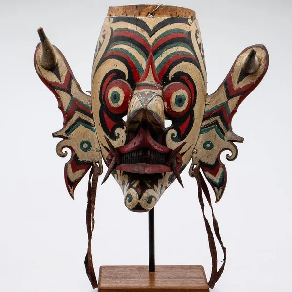 Hudoq Mask - 8 Best Indonesia Souvenirs Mask - Kaliuda Gallery Bali